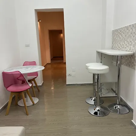 Dante's Dream Apartment Bari